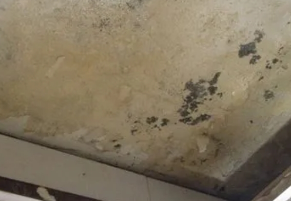 咸宁市阳台漏水维修公司分享下咸宁市卫生间渗水维修需要注意哪些问题。